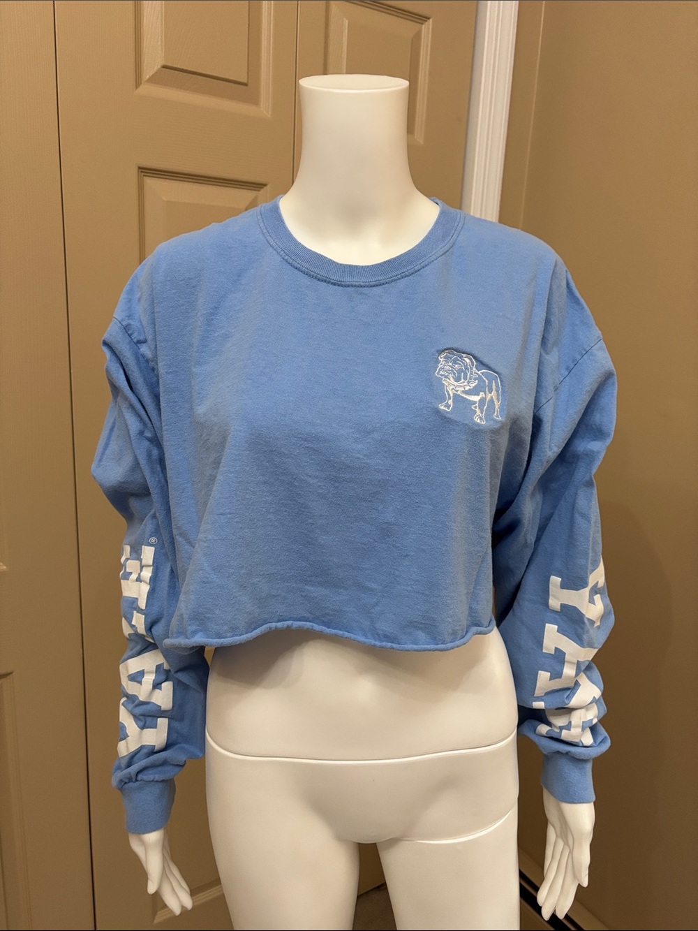 YALE UNIVERSITY cropped long sleeve tee